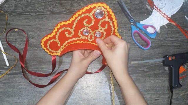 КАК СДЕЛАТЬ КОКОШНИК