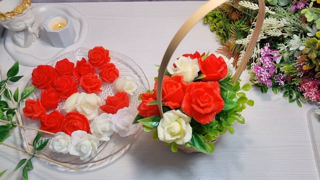 Букет из красных мыльных роз в корзине/ мыловарение