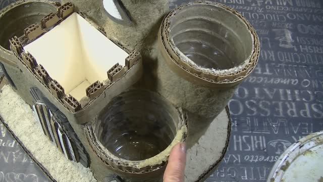 Органайзер Большой замок из бутылок и Папье Маше .