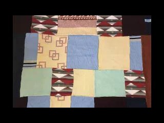 Не выбрасывайте старые свитера и шарфы! Сшейте лоскутный плед из старых свитеров и шарфов! DIY