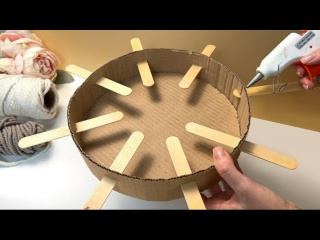 Шикарная идея для домашнего декора из картона и деревянных палочек
