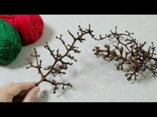 Идея для переработки своими руками: из веток винограда и шерсти