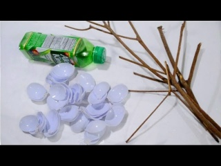 Креативная идея из веток, ложек и пластиковой бутылки