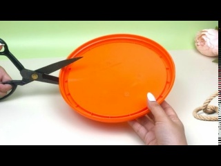 Не выбрасывайте пластиковые крышки! Из них можно сделать много интересного и полезного