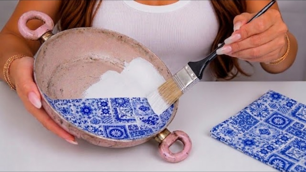 Отличный домашний декор из старой сковородки своими руками