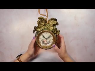 Рождественские винтажные часы .Декупаж, патина, позолота