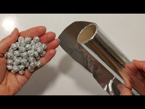 Всего лишь скатываю ШАРИКИ,а какая КРАСОТИЩА из ЛЮРЕКСА ФОЛЬГИ и ТКАНИ DIY декор поделки Новый Год